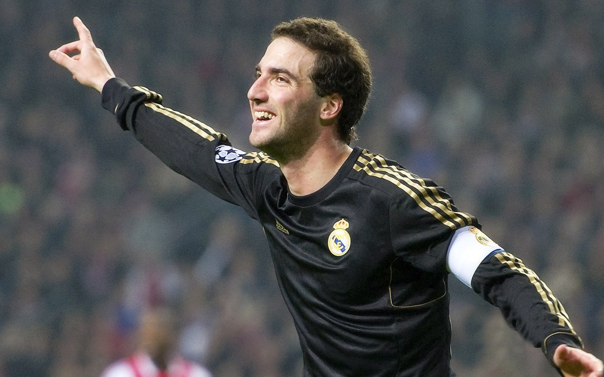 乌拉圭男足在巴黎奥运会比赛中表现出色，赢得奖牌，乌拉圭著名足球运动员